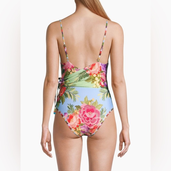 Farm Rio
Flower Scarves One-Piece Swimsuit
Flower Scarves Multi
Small - Picture 3 of 7